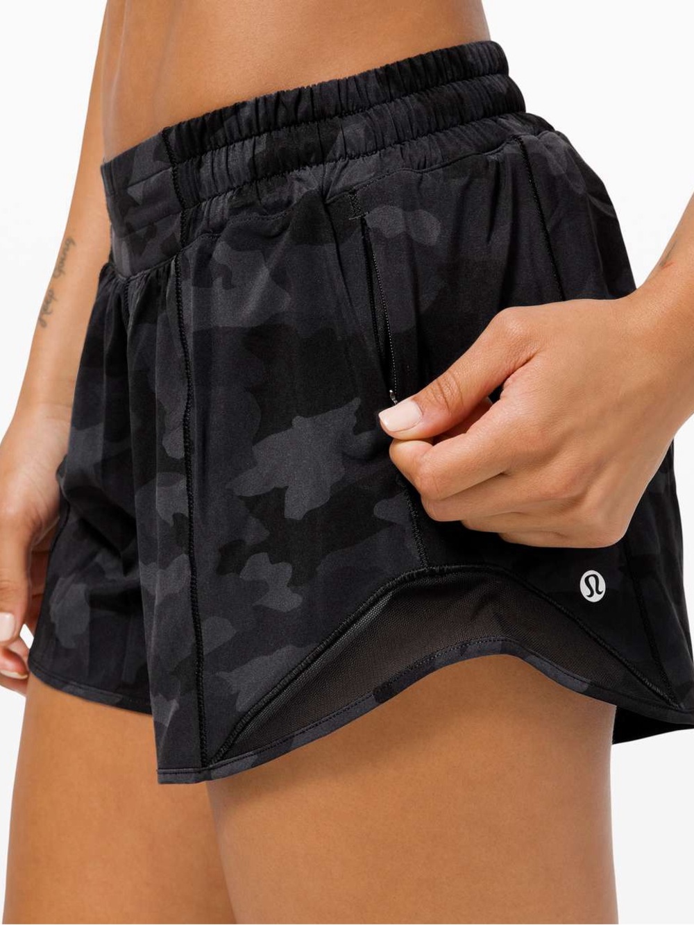 lululemon hotty hot shorts 2.5 size 4